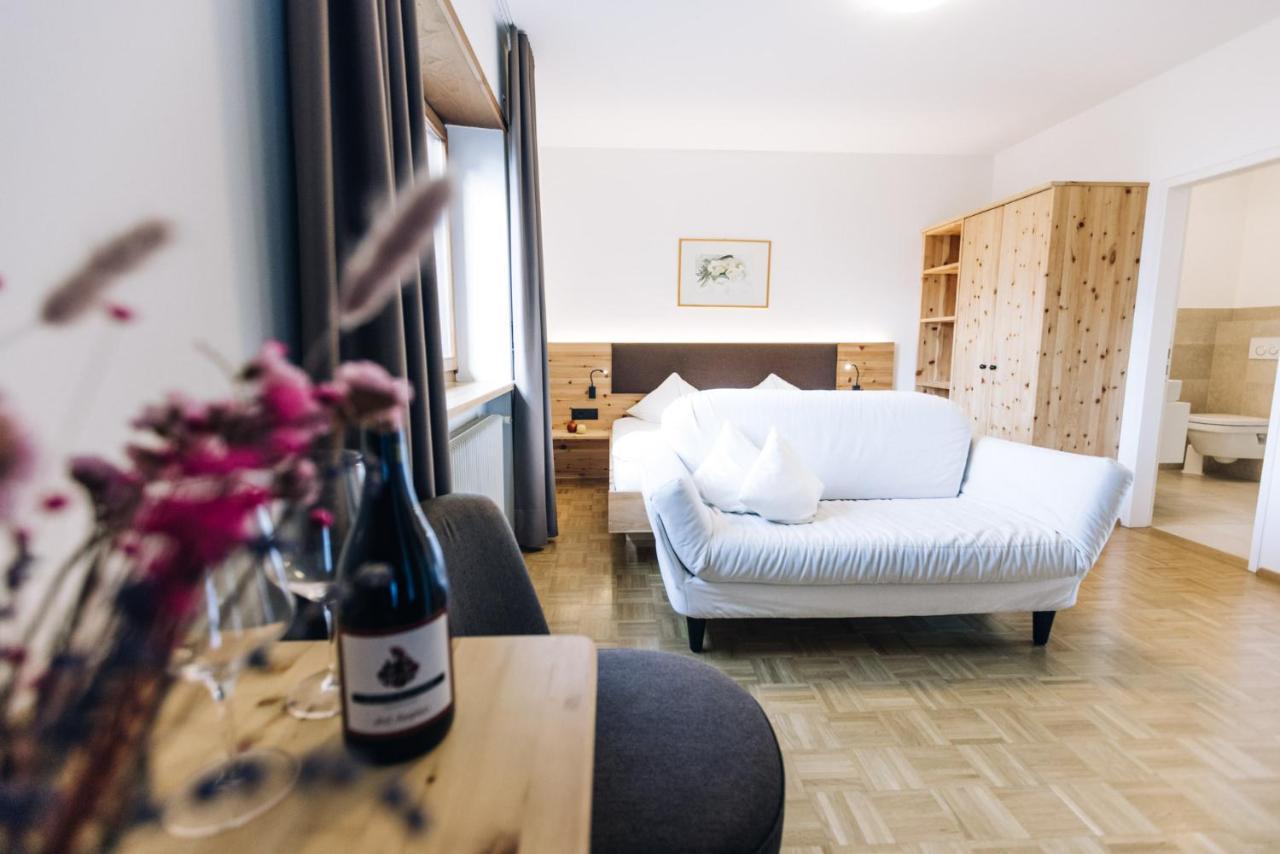 Amplatz 1523 - B&B And Suites